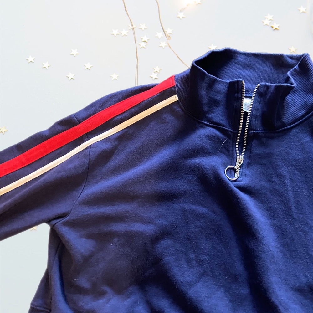 Red white and blue zip up cropped hoodie